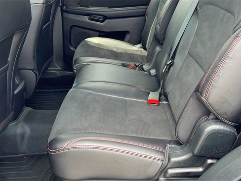 Used 2019 Ford Explorer XLT w/ XLT Sport Appearance Package image 31