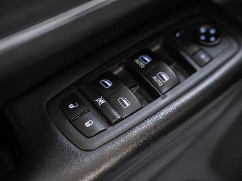 Used 2019 Jeep Grand Cherokee Limited w/ Luxury Group II RWD image 44