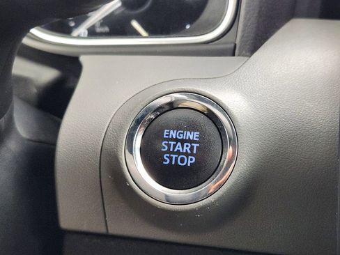 Used 2020 Toyota Avalon XLE image 18