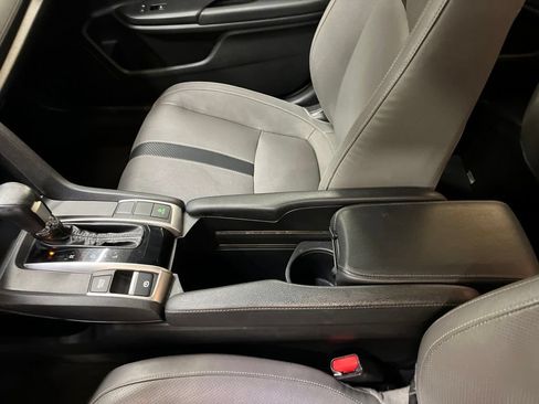 Used 2018 Honda Civic Touring image 15