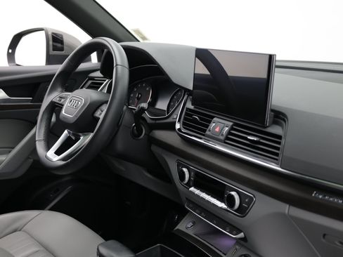 Used 2023 Audi Q5 2.0T Premium w/ Convenience Package AWD/4WD image 42