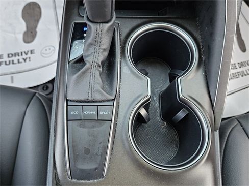 Used 2024 Toyota Camry SE image 18