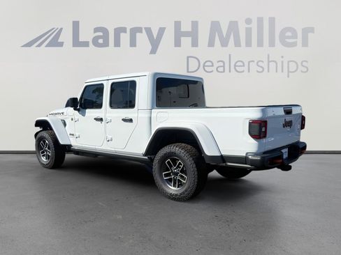 New 2026 Jeep Gladiator Mojave image 3