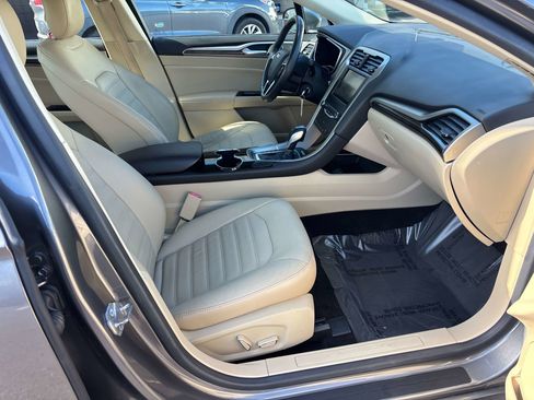 Used 2014 Ford Fusion SE w/ Equipment Group 502A image 17