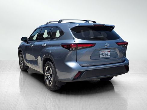 Used 2022 Toyota Highlander XLE FWD image 5
