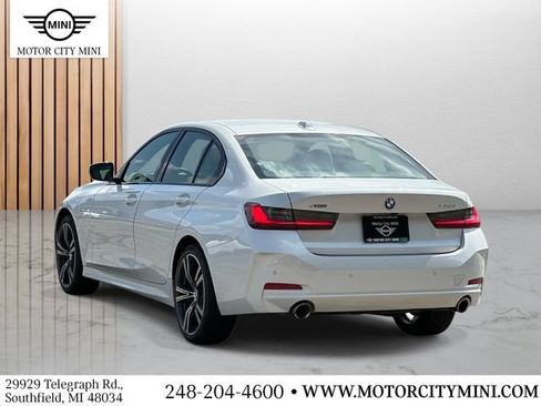 Used 2023 BMW 330i xDrive Sedan w/ Premium Package AWD/4WD image 5