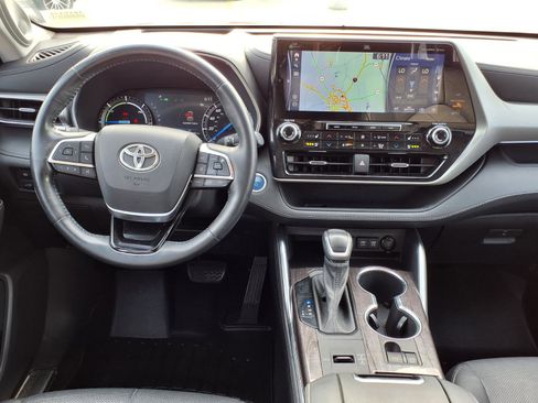 Used 2021 Toyota Highlander Platinum FWD image 12