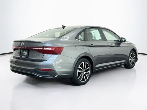 Used 2025 Volkswagen Jetta SE FWD image 9