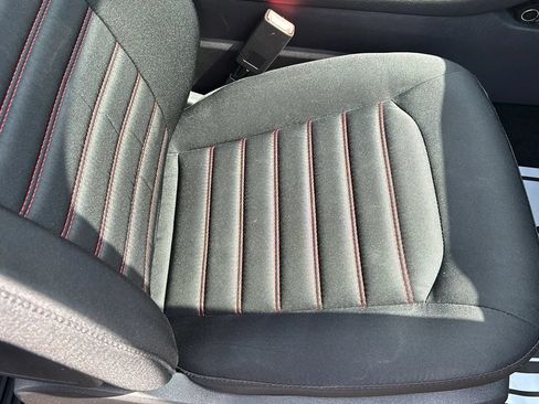 Used 2015 Ford Fusion SE w/ Equipment Group 201A FWD image 31