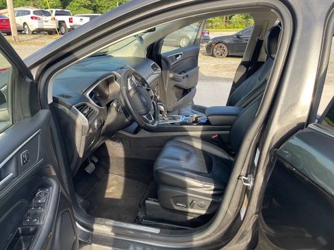 Used 2017 Ford Edge Titanium FWD image 14