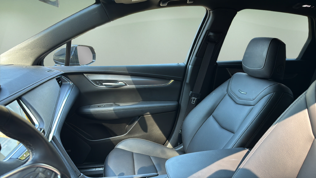Certified 2025 Cadillac XT5 Luxury FWD image 20