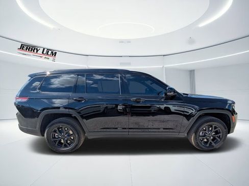 New 2025 Jeep Grand Cherokee L Altitude image 2