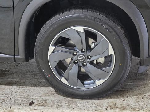 Used 2025 Nissan Rogue SV image 15