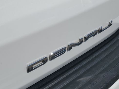 Used 2024 GMC Yukon XL Denali w/ Advanced Technology Package RWD image 7
