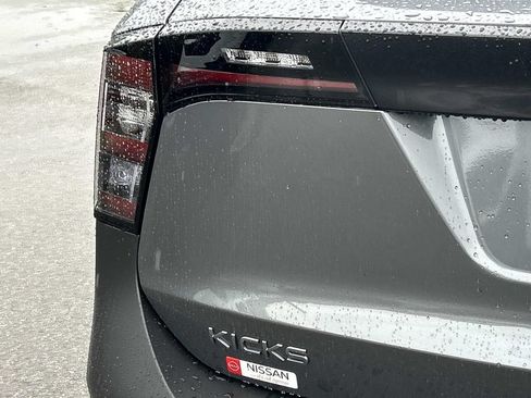 New 2026 Nissan Kicks SR w/ Interior Electronics Package FWD image 12