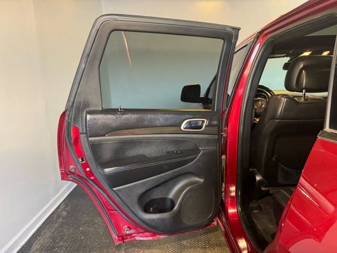 Used 2015 Jeep Grand Cherokee Overland w/ Advanced Technology Group RWD image 23