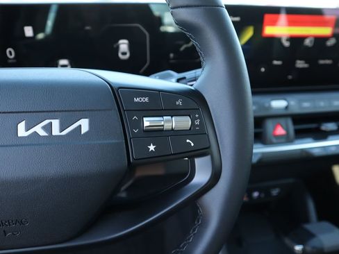 New 2025 Kia K4 EX image 28