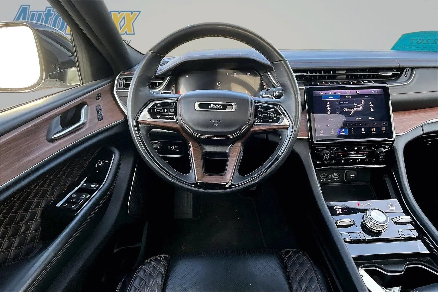 Used 2023 Jeep Grand Cherokee Summit w/ Adv Protech Group IV AWD/4WD image 8