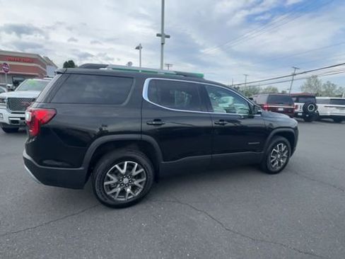 Used 2023 GMC Acadia SLE w/ Driver Convenience Package FWD image 8