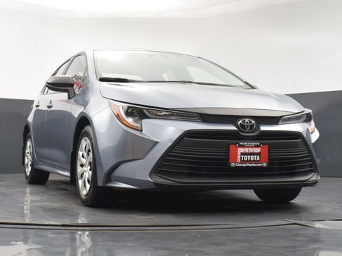 Used 2025 Toyota Corolla LE FWD image 29