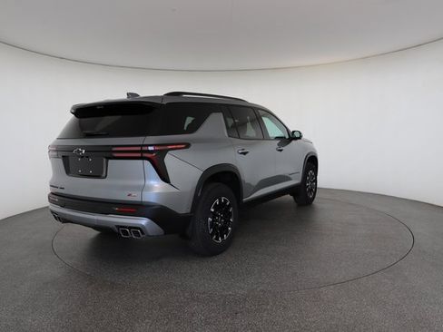 Used 2025 Chevrolet Traverse Z71 w/ Enhanced Driving Package image 17