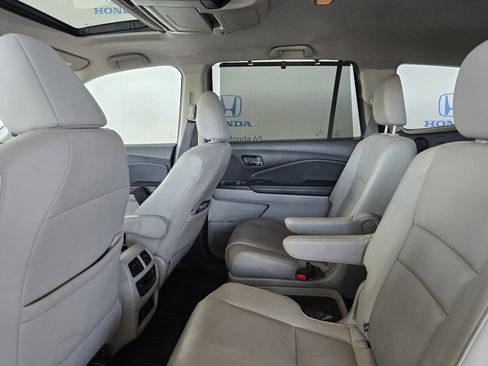 Used 2021 Honda Pilot Touring image 18