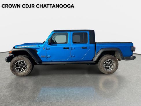 Certified 2025 Jeep Gladiator Rubicon w/ Convenience Group AWD/4WD image 2
