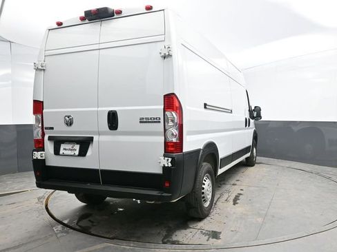 Used 2025 RAM ProMaster 2500 w/ Convenience Group FWD image 6