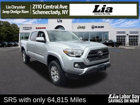Used 2017 Toyota Tacoma SR5 w/ Tow Package AWD/4WD image 1