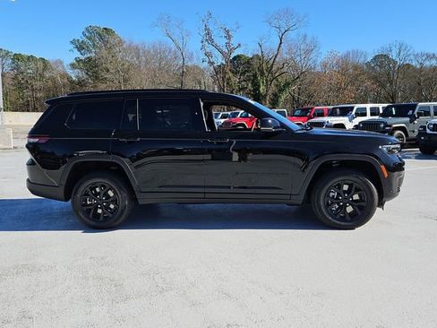 New 2025 Jeep Grand Cherokee L Altitude image 10