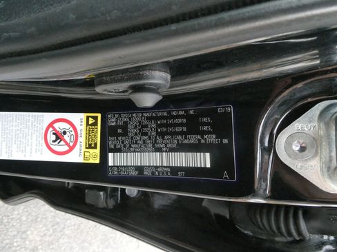 Used 2019 Toyota Highlander XLE image 12