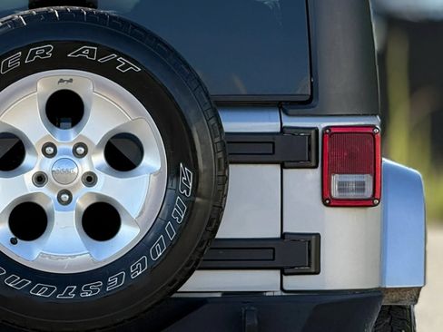 Used 2014 Jeep Wrangler Sahara w/ Dual Top Group AWD/4WD image 14
