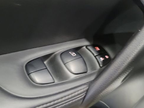 Used 2018 Nissan Rogue Sport S image 27