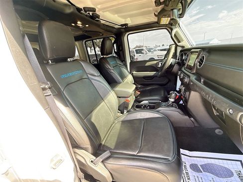Used 2021 Jeep Wrangler Unlimited Rubicon 4xe image 33