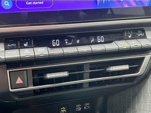 Used 2025 Toyota Camry XLE FWD image 15