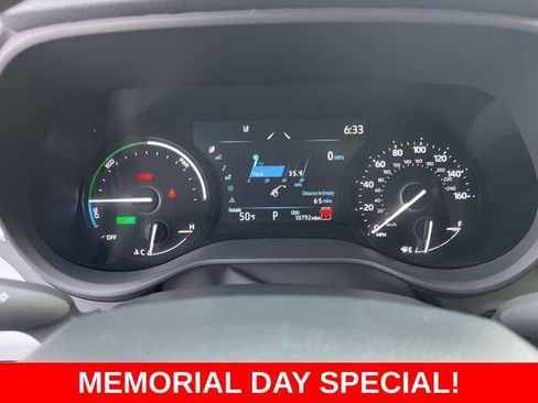 Used 2025 Toyota Sienna XLE FWD image 21