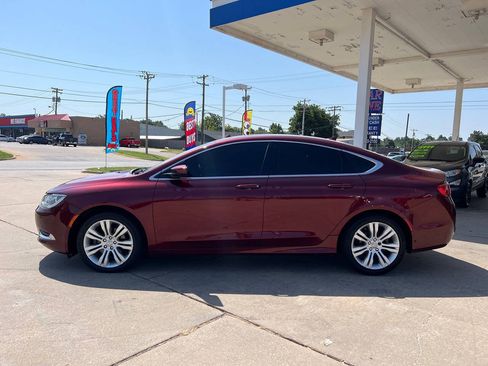 Used 2016 Chrysler 200 Limited w/ Convenience Group FWD image 4