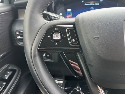 Used 2025 Lincoln Corsair Reserve w/ Towing Package image 31