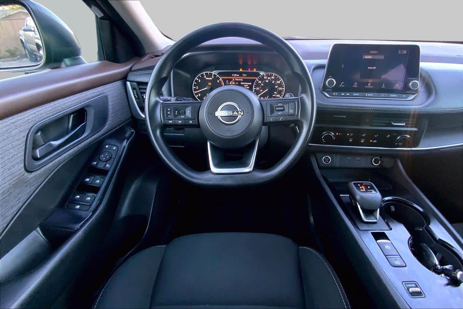 Used 2023 Nissan Rogue S FWD image 6