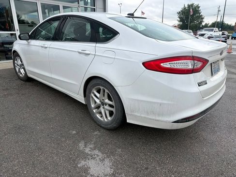 Used 2014 Ford Fusion SE FWD image 4