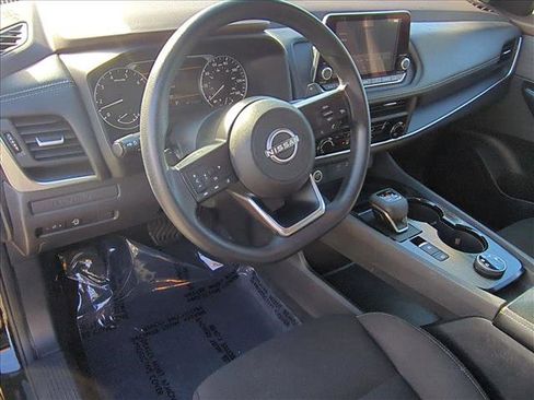 Used 2023 Nissan Rogue S image 10