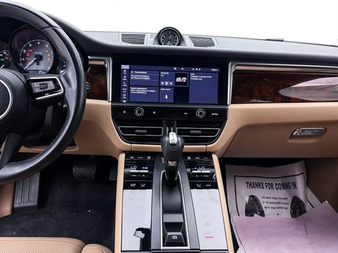 Used 2023 Porsche Macan S image 9