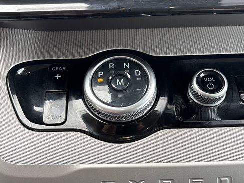 Certified 2025 Ford Expedition Active image 28