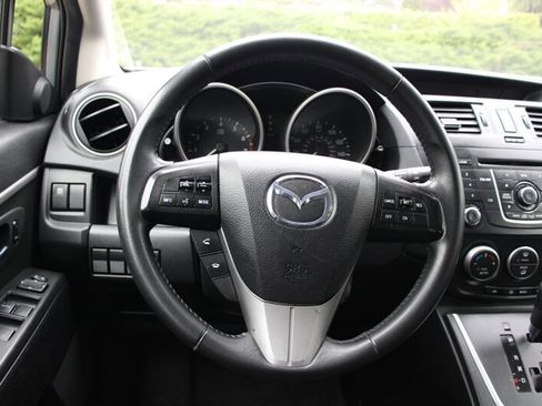 Used 2012 MAZDA MAZDA5 Touring w/ Moonroof & Audio Pkg FWD image 20