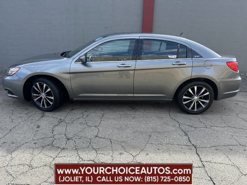 Used 2013 Chrysler 200 Touring w/ S Exterior Appearance Pkg image 2