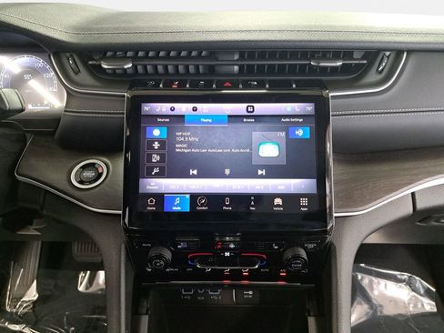 Certified 2023 Jeep Grand Cherokee L Limited w/ Black Appearance Package AWD/4WD image 23