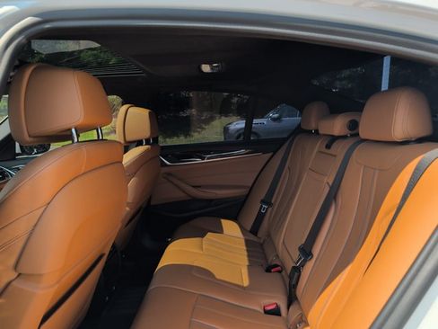 Used 2019 BMW 530i w/ Convenience Package RWD image 19