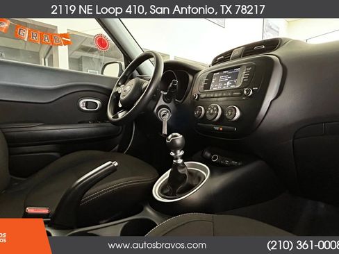Used 2018 Kia Soul FWD image 47