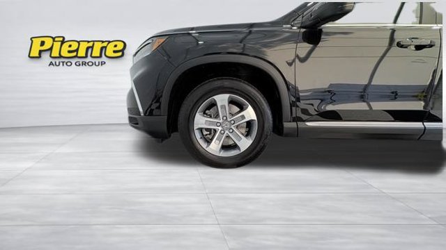 Used 2025 Honda Pilot EX-L image 10