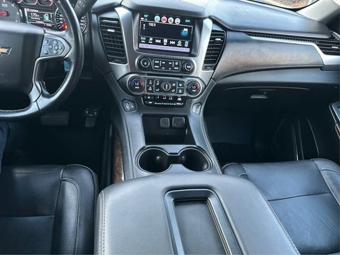 Used 2019 Chevrolet Suburban LT AWD/4WD image 19